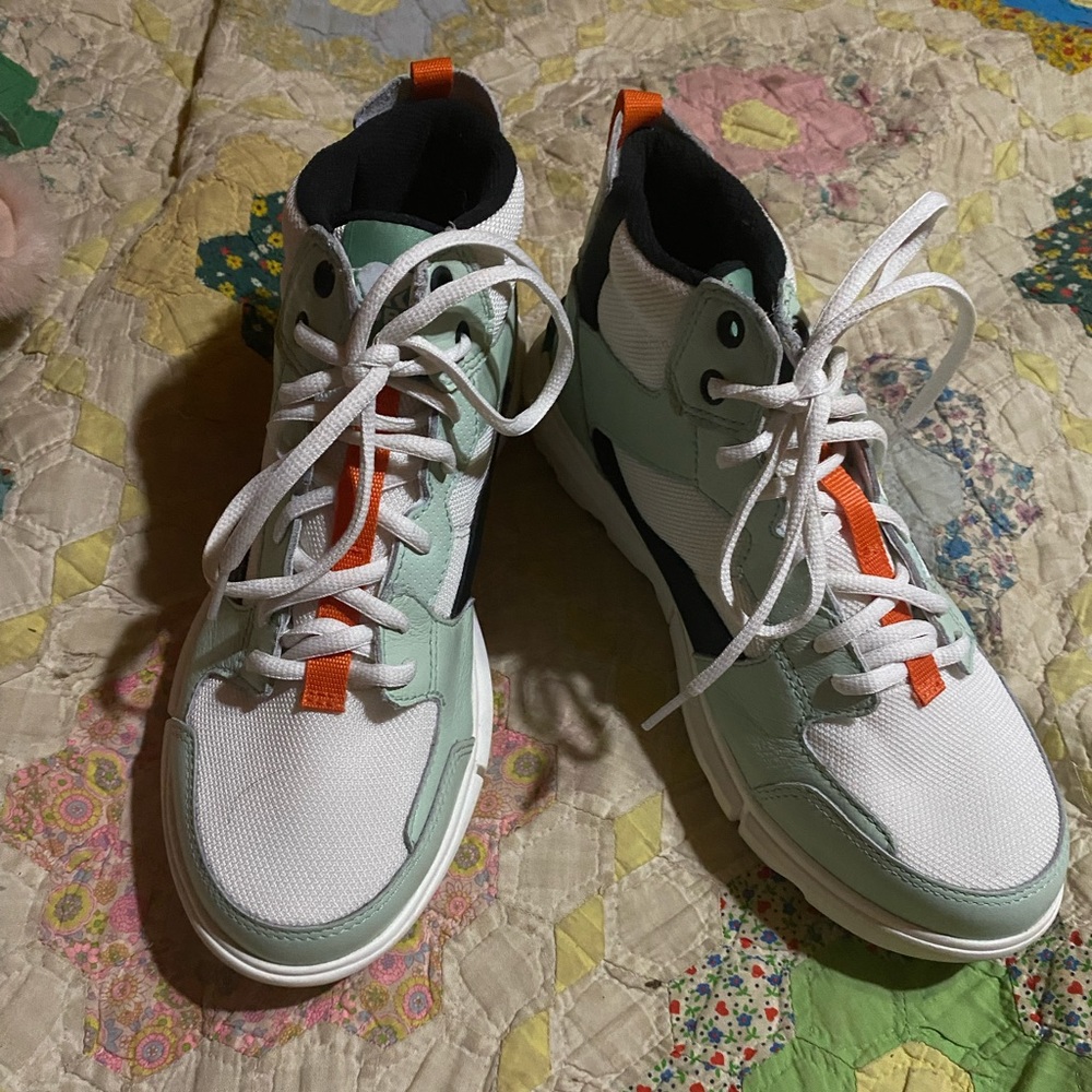 Sorel Women’s Explorer II NWOT